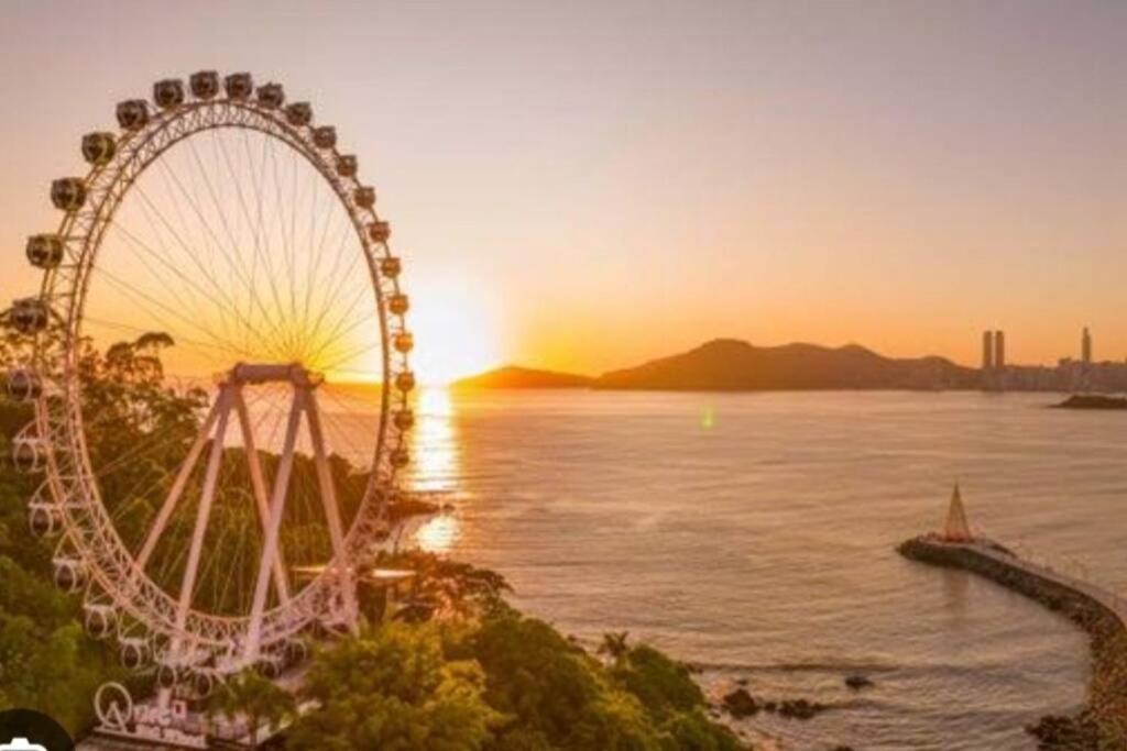 Apto Na Avenida Atlantica Balneario Camboriu